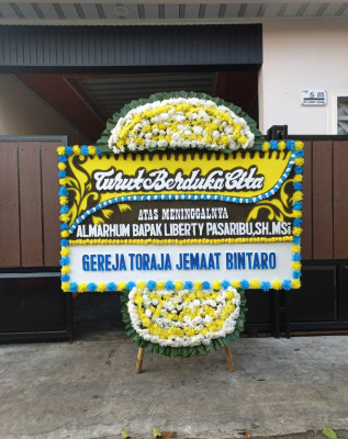 Papan Bunga Duka di Mangunreja